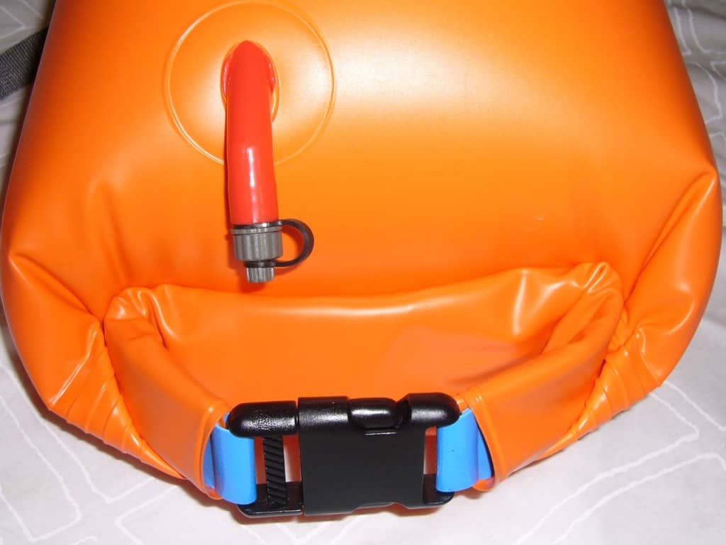Fibbia e cannuccia per gonfiaggio swim safety device swimmershop