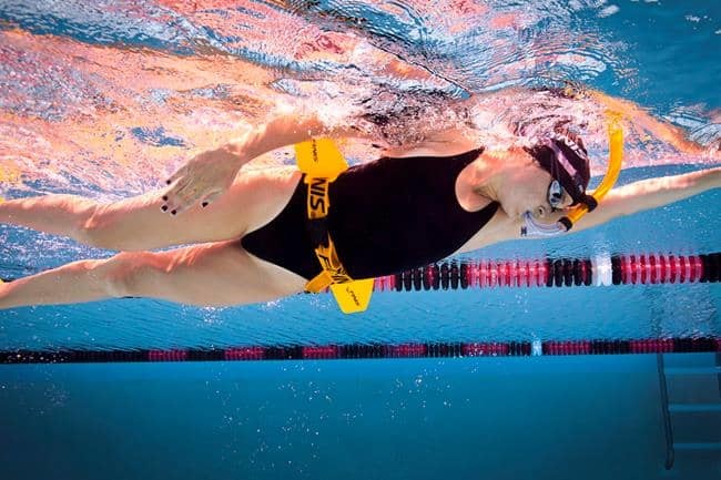 Consigli FINIS ai nuotatori eserczi vasca swimmershop allenamento nuoto piscina Hydro Hip