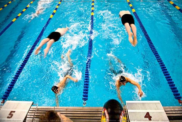 staffetta nuoto allenamento