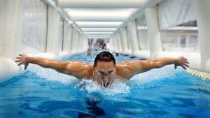 Allenamento – nuoto lunga distanza con accelerazioni e controllo della respirazione