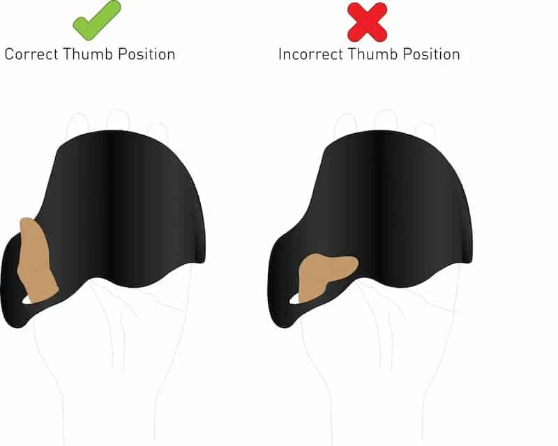 Instinct Paddles posizione corretta pollice mezze palette piscina nuoto FINIS swimmershop.it