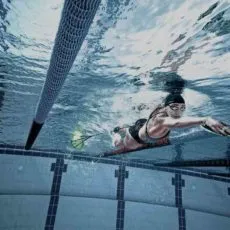 Allenamento nuoto per dimagrire, ottava scheda PARACADUTE-PALETTE-ESERCIZI