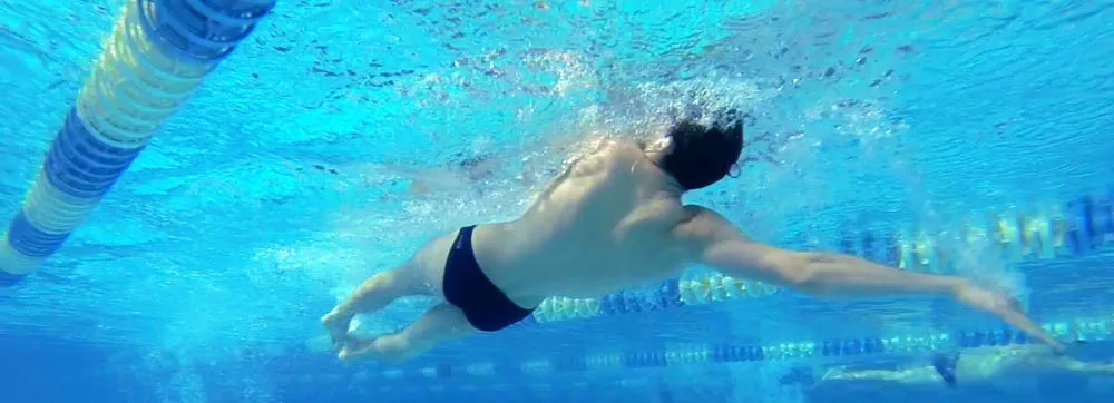 allenamento nuoto - gambe